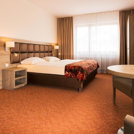 Strand Hotel Nordsee, Hotel Deichlaeufer ทอสเซินส์ ภายนอก รูปภาพ