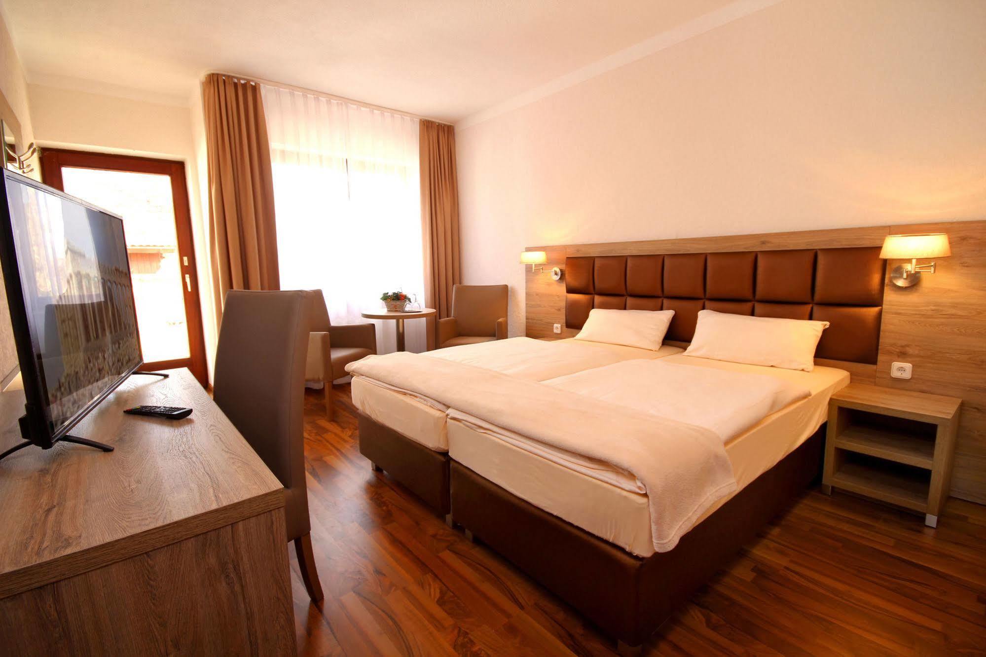 Strand Hotel Nordsee, Hotel Deichlaeufer ทอสเซินส์ ภายนอก รูปภาพ